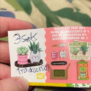 Mini Verse Succulent Pair No.1 Kids Toy - Pink & white